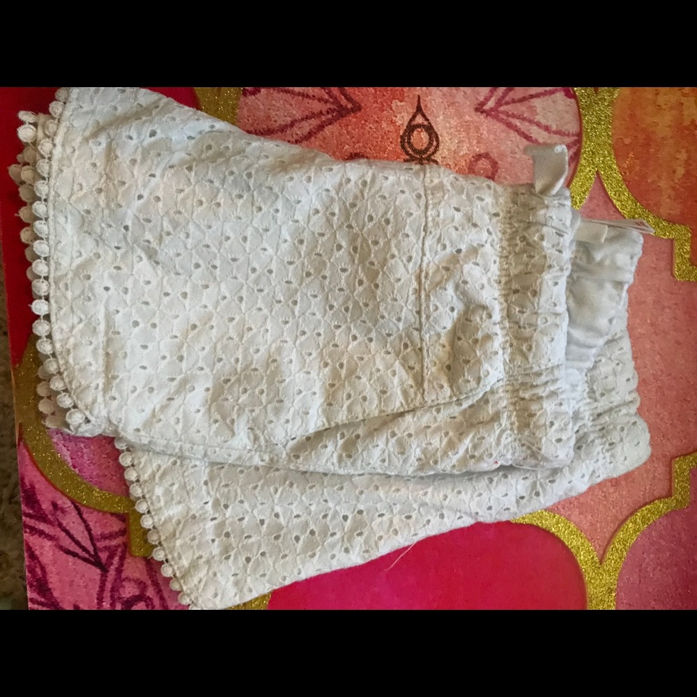 Comfy and cute Cat and jack girls eyelet shorts